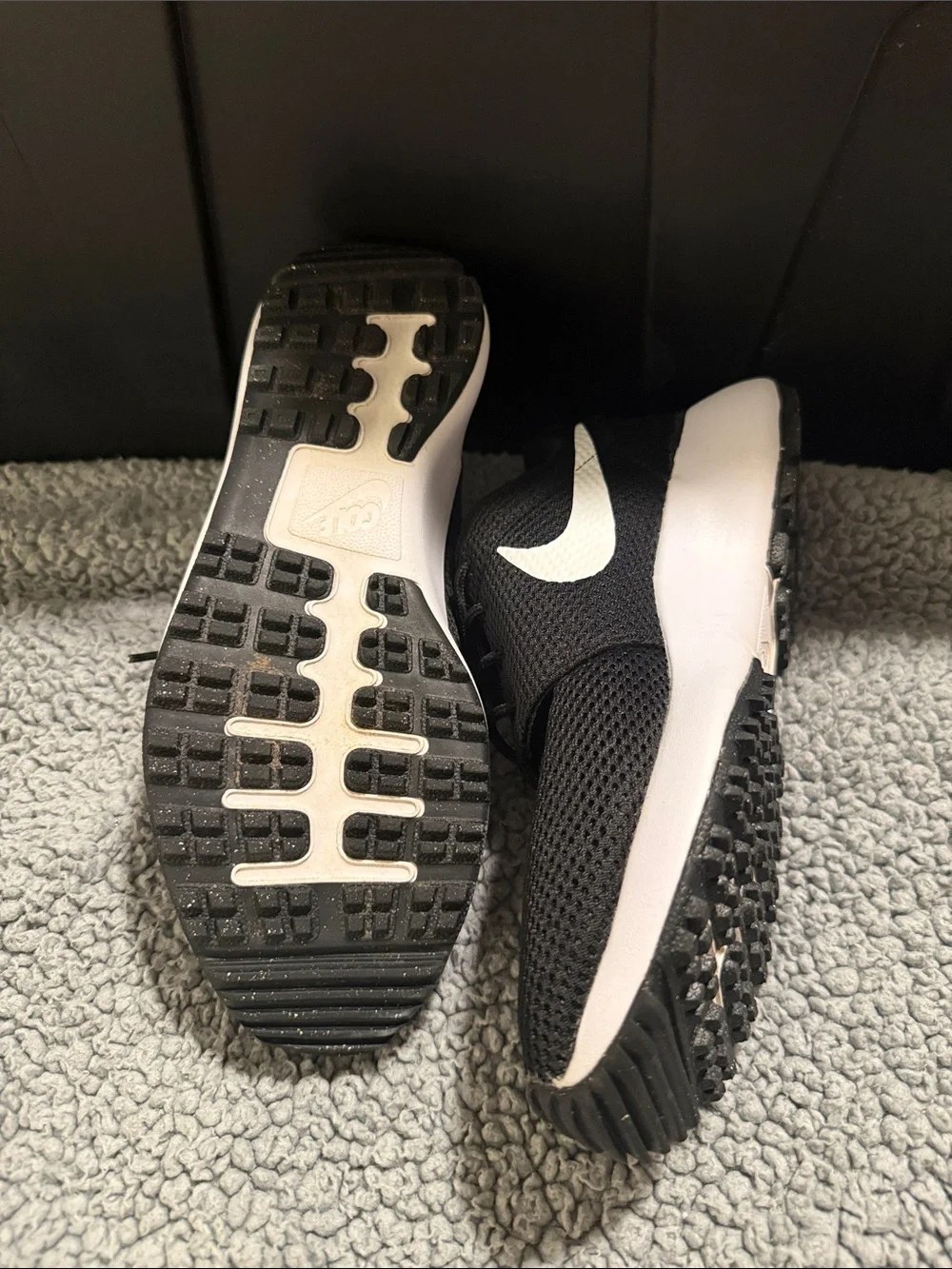 Nike Boys Black Knit Lace-Up Running Sneakers with White Midsole